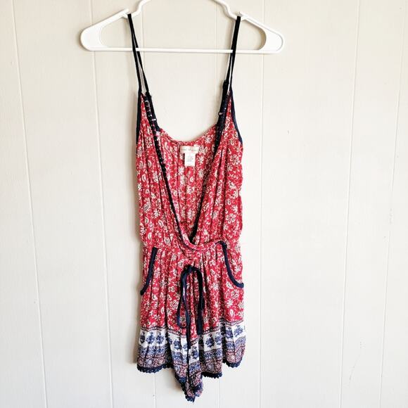Band Of Gypsies Plunge V-neck All Over Print Romper - Picture 1 of 3